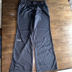 Black UNDER ARMOUR large semi fitted all season gear sweatpants
